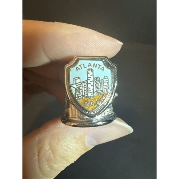 Souvenir Silver Tone Thimble TWE  Atlanta, Georgia Skyline - Picture 1 of 6